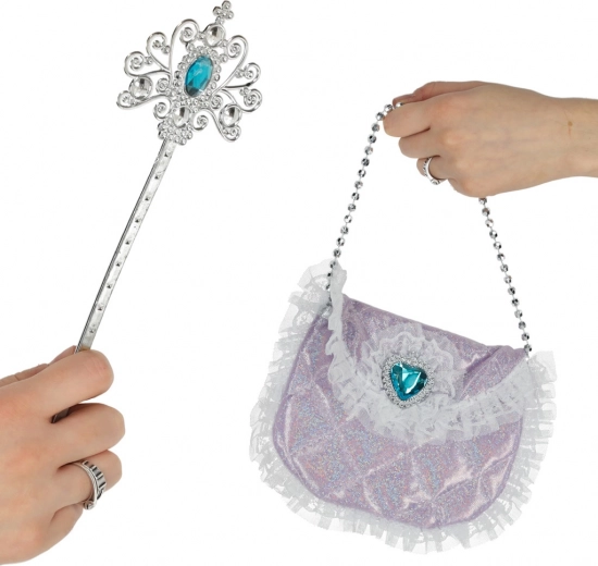 Čarobna paličica in elegantna torbica