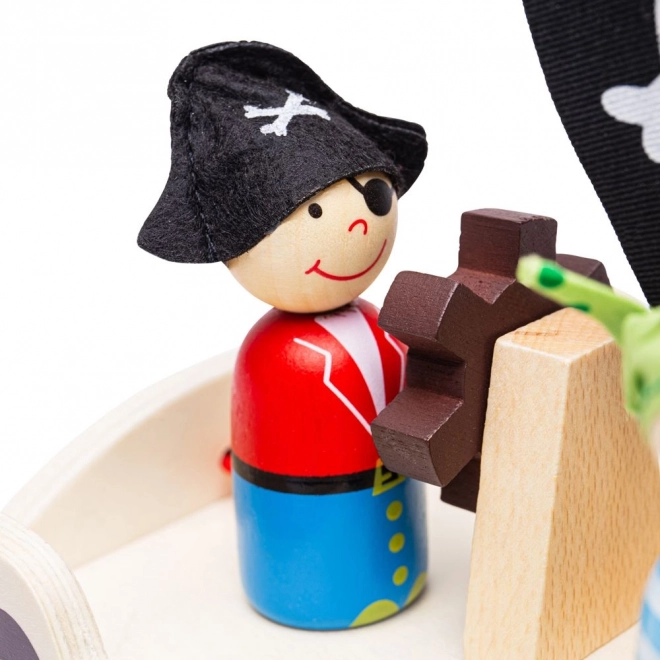 Lesena piratska ladja s priborom od Bigjigs Toys