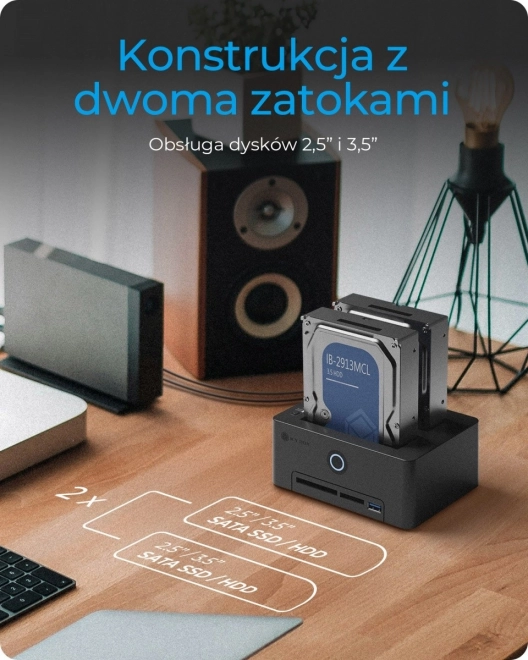 Čitalec kartic z dvojno pristajalno postajo za SSD/HDD