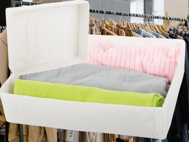 Beli univerzalni organizator za garderobno omaro