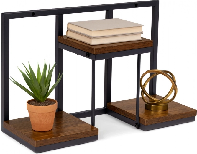 Praktične police v dekorju lesa