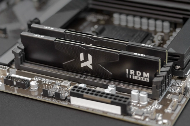 Pomnilnik IRDM DDR5 32GB 6800MHz CL34 Črna