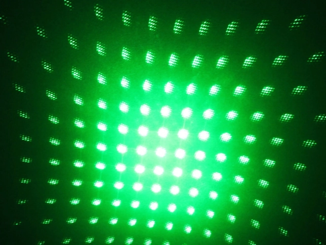 Zeleni laserski kazalnik