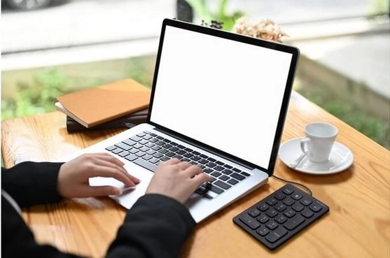 Kompakten pomočnik za produktivnost