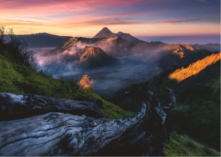 Realistične barve in dih jemajoč motiv Mount Bromo