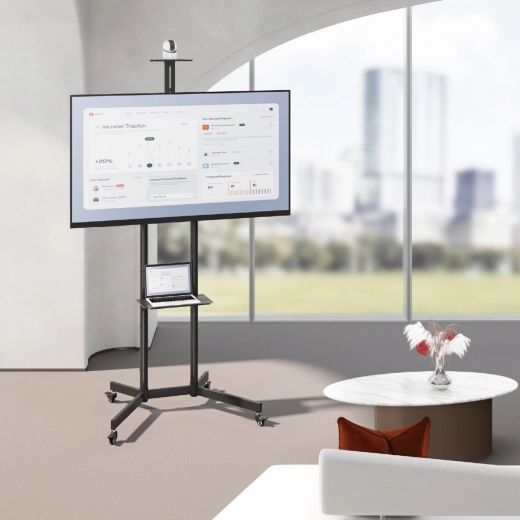 Dve praktični polici: naprave in kamera