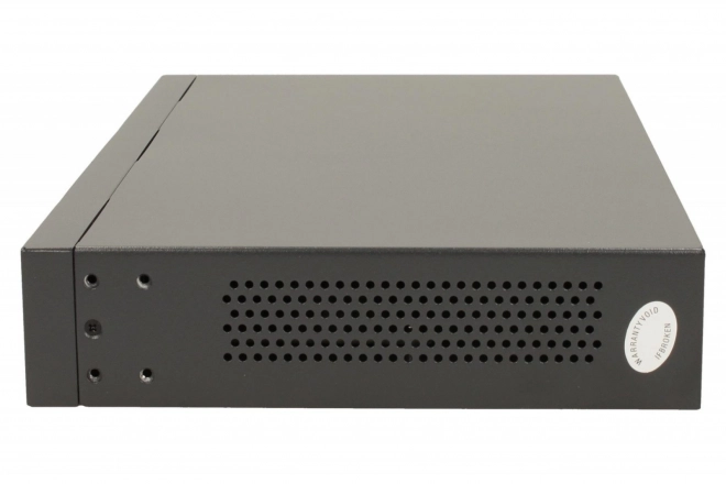 Zanesljiva povezava s 16 porti Fast Ethernet