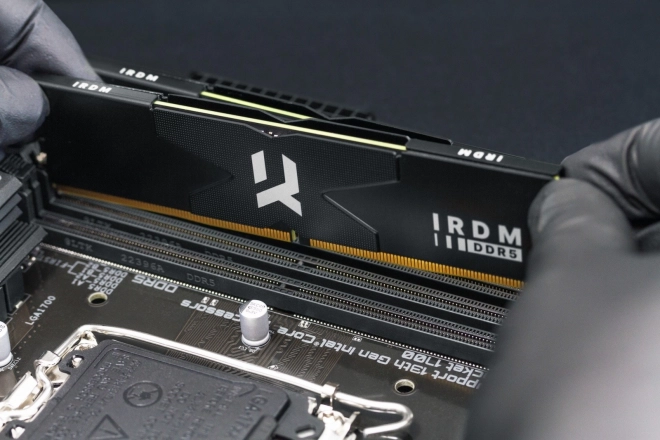 Pomnilnik IRDM DDR5 32GB (2x16GB) 6000 CL30 črna