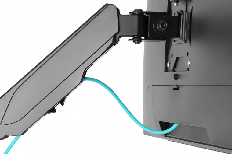 Hitra namestitev in urejeno vodenje kablov