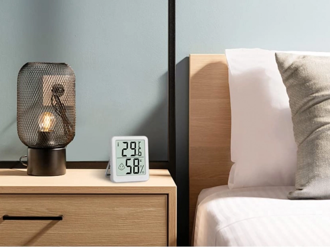 Digitalni termometer z vlažnostjo za dom
