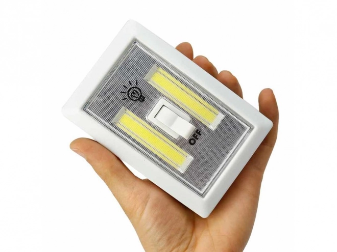 Brezžična LED svetilka z magnetnim stikalom