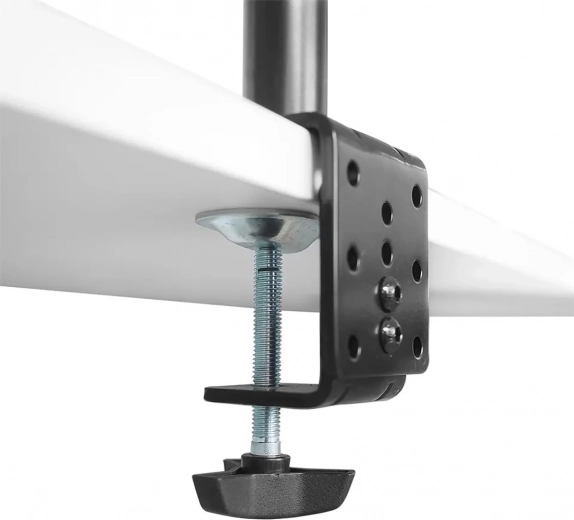 Stabilna kovinska konstrukcija in čvrsta objemka