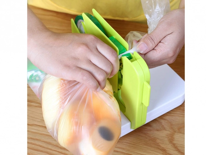 Naprava za zapiranje plastičnih vrečk