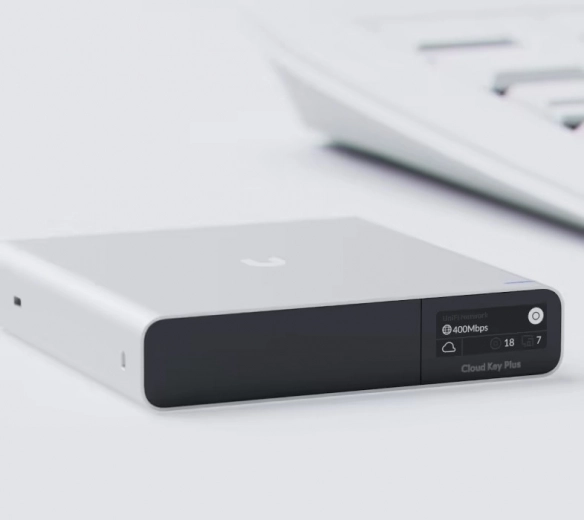 Vgrajen 1 TB SSD za varno shranjevanje