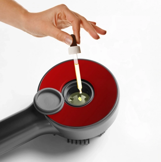 Integriran rezervoar za serum