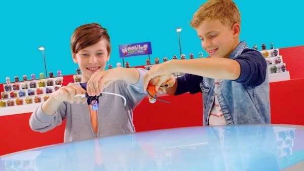 Wooblies magnetne figurice z turbo izstreljevalcem - 4 cm