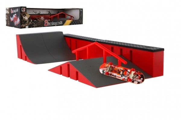 Skatepark s prstnim skateom na vijake