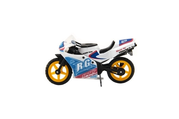 Motor s kovinskim/plastičnim dirkačem 8cm z mešanimi vrstami v prostem teku na kartici