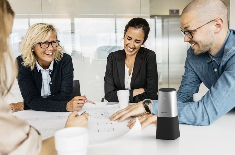 Kristalno čist zvok in 360° zajem