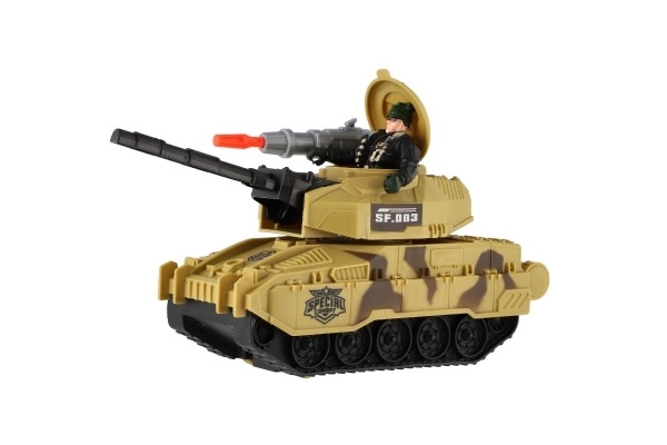 Plastični tank z vojakom na prosti tek