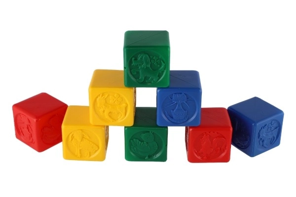 Kreativno grajenje z barvnimi kockami