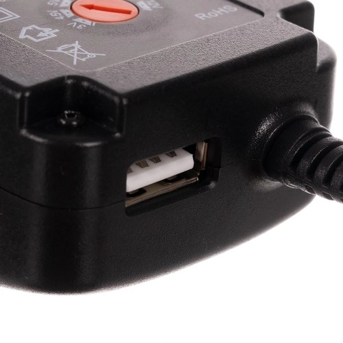 Univerzalni napajalni adapter z nastavljivo napetostjo