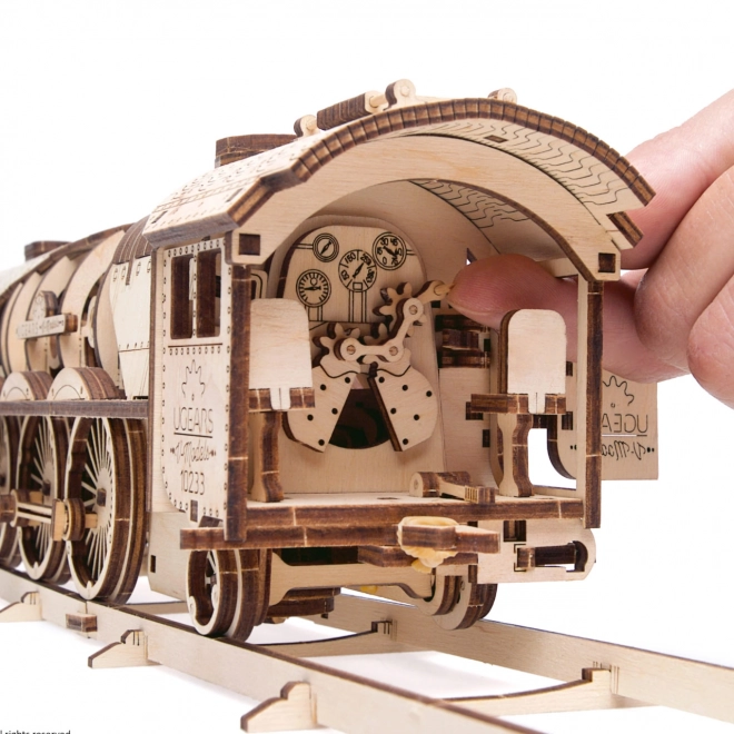 Ugears 3D sestavljanka - Lokomotiva V-express z vagonom 538 kosov