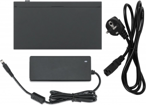 Napajanje na dva načina: PoE ali AC adapter