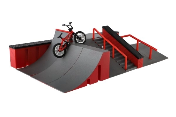 Skatepark - rampe, prstno kolo in skateboard