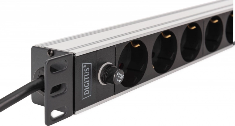 Safe power with integrated fuse
