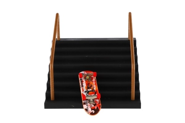 Stopnice z ograjo za fingerboard