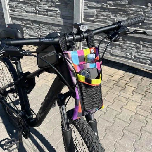 Stabilno pritrditev na večino krmil