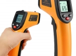 Brezkontaktni infrardeči termometer