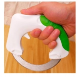 Večnamenski okrogli nož za pico, meso in zelenjavo