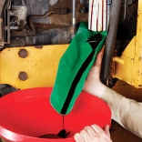 Pripomoček za menjavo olja v avtomobilu