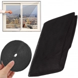 Črna okenska mreža proti insektom s samolepilnim ježkom 150 × 130 cm